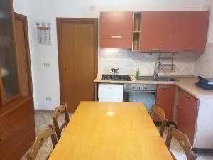 Casa con corte privata -comoda, spaziosa, vicina al mare e a tutti i servizi