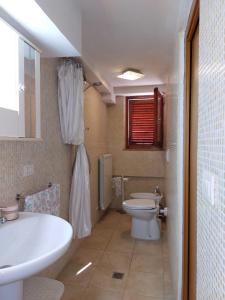 Casa con corte privata -comoda, spaziosa, vicina al mare e a tutti i servizi