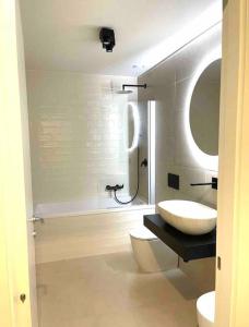 Bright and modern flat 2 minutes from the lake