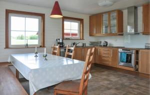 2 Bedroom Lovely Home In Kristinehamn