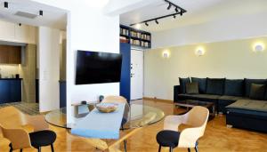 Smart Apartment next to Exarcheia Square, Peridot - Homes