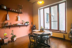 Cozy City Center Apartment