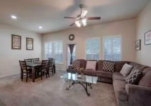 Haven - Med Center Six Flags SeaWorld San Antonio New - Oakland Estates