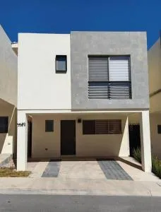 Casa Zona Cantera Fraccionamiento Monticello - Campo 9