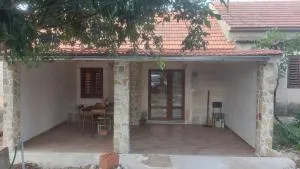 Apartments with a parking space Konjevrate, Krka - 23231 - Konjevrate