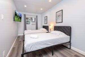 Deluxe Modern 2BR Apt in Prime Location