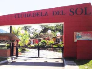 ""Apto 2 Habit, 4 piscinas, Dcto GENIUS, Check in-out extendidos, a 1 cuadra del parque -Ciudadela del Sol-""