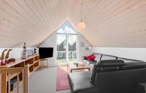 2 Bedroom Lovely Home In Nørre Nebel