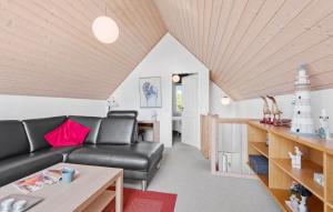2 Bedroom Lovely Home In Nørre Nebel