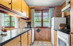 2 Bedroom Beautiful Home In Toftlund