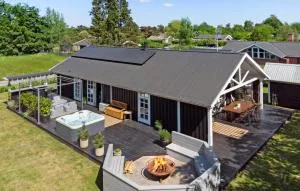 Awesome Home In Rødby With Sauna - Kramnitse