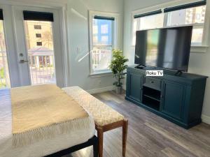 Be A Nomad - Oceanview 2 bed home - Outdoor decks