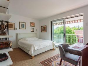 Appartements Appartement moderne en centre-ville avec balcon et parking a 400m de la plage - FR-1-4-693 : photos des chambres