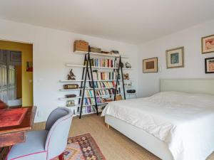 Appartements Appartement moderne en centre-ville avec balcon et parking a 400m de la plage - FR-1-4-693 : photos des chambres