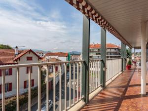 Appartements Appartement moderne en centre-ville avec balcon et parking a 400m de la plage - FR-1-4-693 : photos des chambres