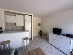 Studio confortable avec terrasse, piscine, parking privé, à 100m de la plage - 4 pers - FR-1-731-79