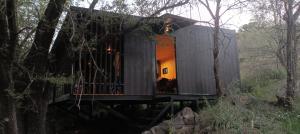 Casita en el río, Mayu Sumaj