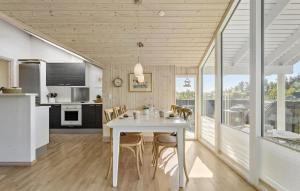 3 Bedroom Lovely Home In Ålbæk