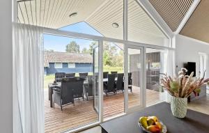 3 Bedroom Beautiful Home In Væggerløse