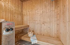 Amazing Home In Blåvand With Kitchen