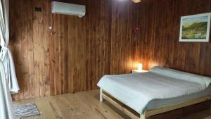 Casita en el río, Mayu Sumaj