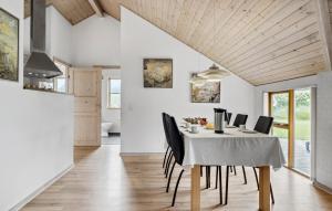 Gorgeous Home In Hemmet With Kitchen