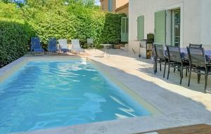 Awesome Home In Saint-Rémy-De-Provence