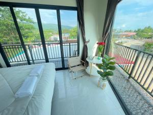 ภูผา เฮ้าส์ รีสอร์ท