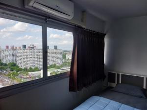 Solitude Skies14th Floor Studio