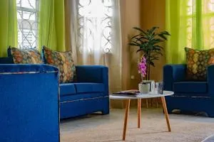 Serene Artistry - Secure 1-BR Haven in Ocho Rios Jamaica - Steer Town