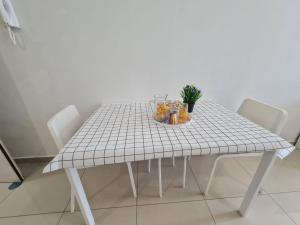 8pax 2R1B DELUXE SUITE, i-City, i-Soho, Beside Theme Park, WIFI 50" Smart TV