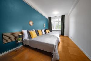 3B Bright Beautiful Newly Renovated 3BR