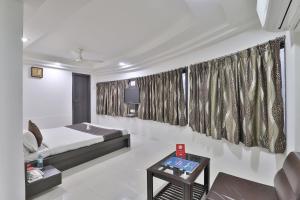 Hotel Nova Cross Road