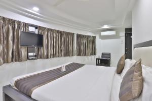 Hotel Nova Cross Road