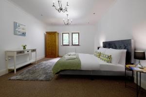 Spacious 7BR Home, Families & Contractors, Hot Tub