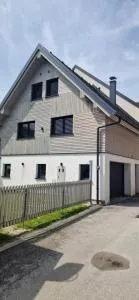 Family house Kranjska Gora - 特伦塔