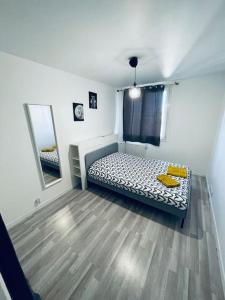 8N Apartment group near Paris