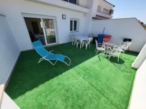 Luminoso ático dúplex con terraza de césped - Llombay