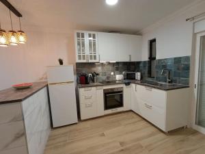 Albufeira - Sun, Pool and Marina View!