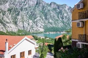 Cozy Apartments in Kotor Bay - Gornji Orahovac