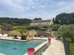 Maisons de vacances Mas Provencale entre Avignon et St Remy de Provence : photos des chambres