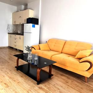 Seaside 2-Room 3-Balconies Apt#12 Stunning View