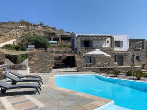 Relax Joy Villa - Easy Beach Access 150m Away