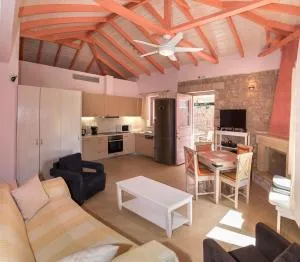 Athena's cottage Stoupa - Levktron