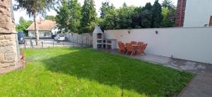 Vöröskő Villa- TITKÁRI szauna és jakkuzi használattal