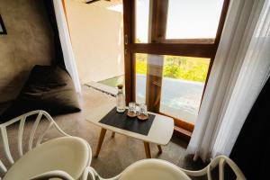 Biệt Thự Nhìn Ra Biển (Villa with Sea View)