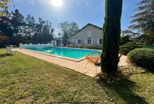 Charmante maison en pierres apparentes - Cubjac