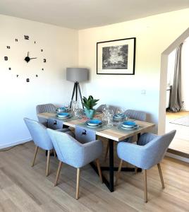 REMA Homes - Gesamte Wohnung, Küche, Parkplatz, Terrasse