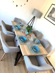 REMA Homes - Gesamte Wohnung, Küche, Parkplatz, Terrasse