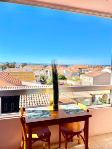 Appartements Studio 100m de la mer et port : photos des chambres